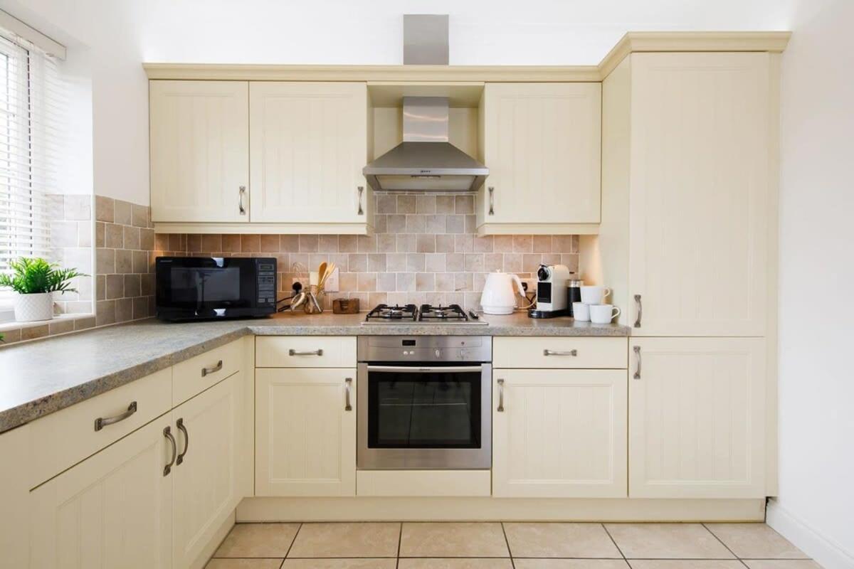 Modern & Stylish Seaside Family Home Chichester Luaran gambar