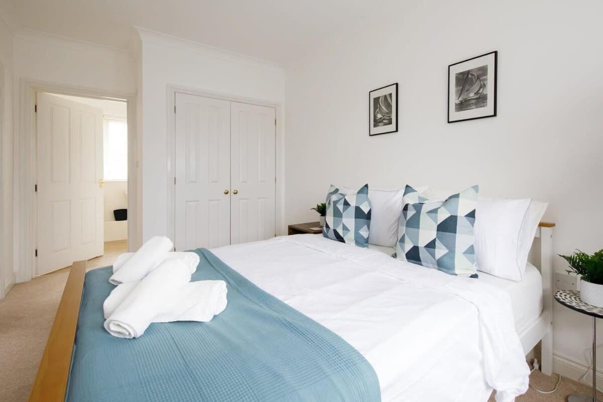 Modern & Stylish Seaside Family Home Chichester Luaran gambar