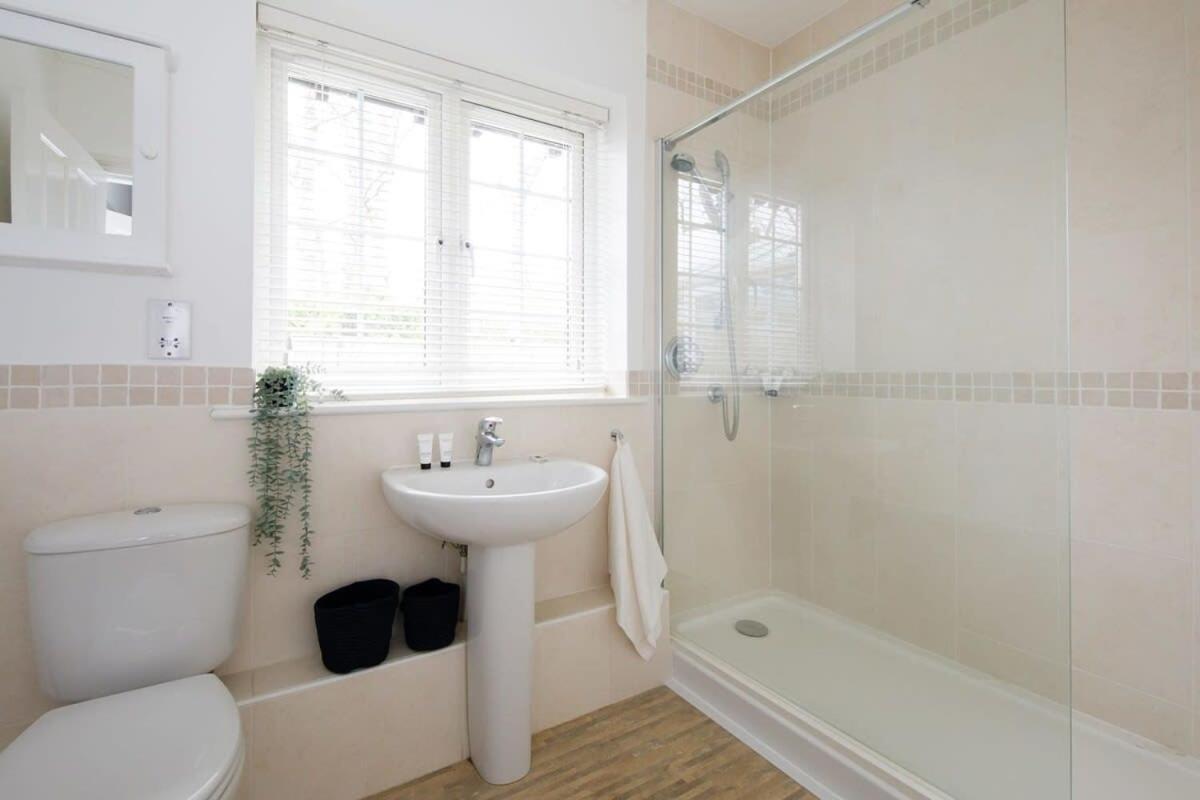 Modern & Stylish Seaside Family Home Chichester Luaran gambar